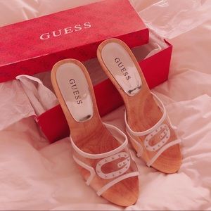 NWT. GUESS Wood Platform Sandals